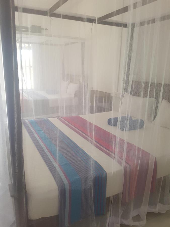 ディックウェラ Sea Port Hiriketiya Bed & Breakfast エクステリア 写真