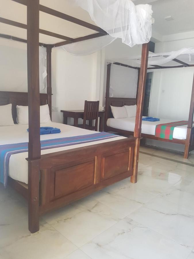ディックウェラ Sea Port Hiriketiya Bed & Breakfast エクステリア 写真