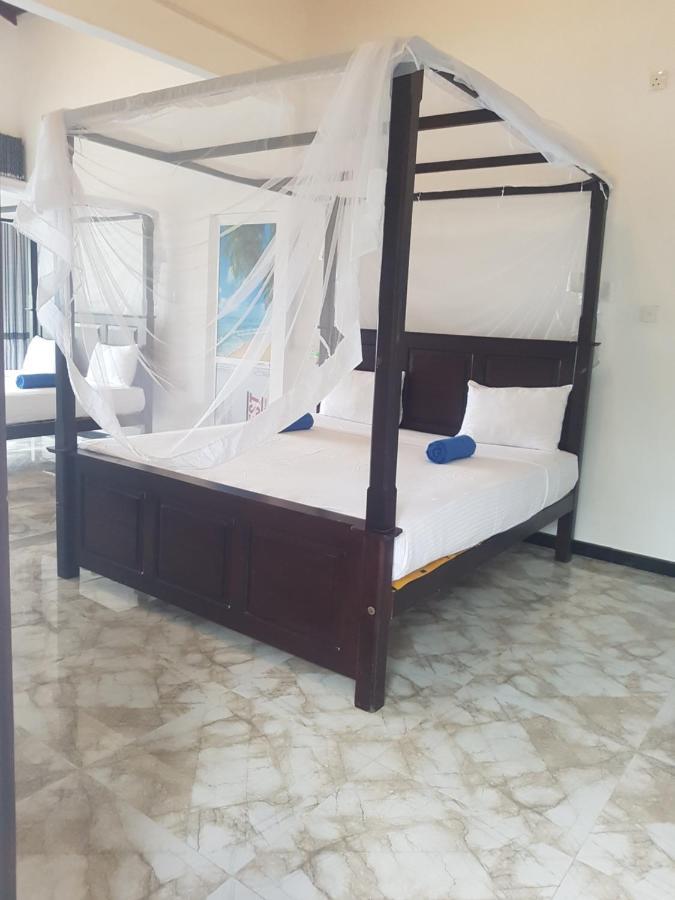 ディックウェラ Sea Port Hiriketiya Bed & Breakfast エクステリア 写真