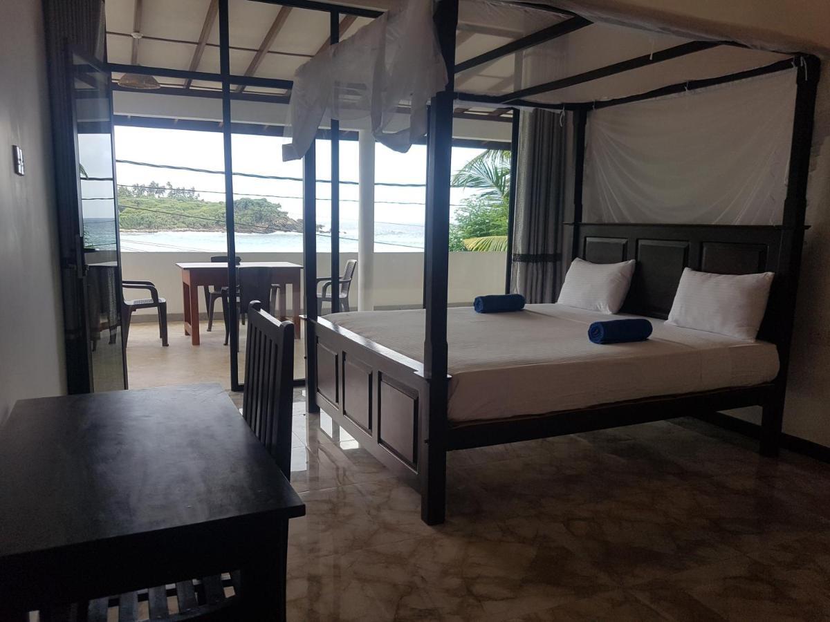 ディックウェラ Sea Port Hiriketiya Bed & Breakfast エクステリア 写真