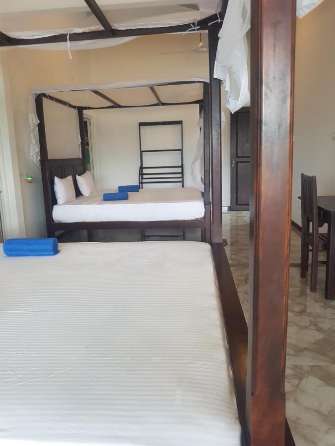 ディックウェラ Sea Port Hiriketiya Bed & Breakfast エクステリア 写真